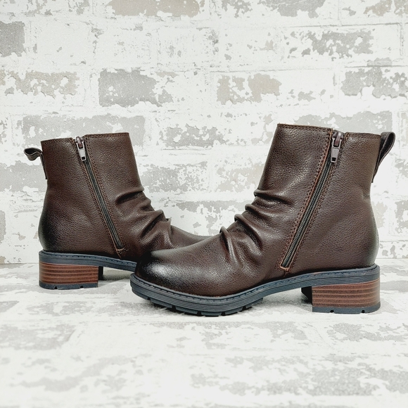 NEW Clarks Collection Hearth Rose Brown Leather Ankle Boots A671 - Picture 3 of 10